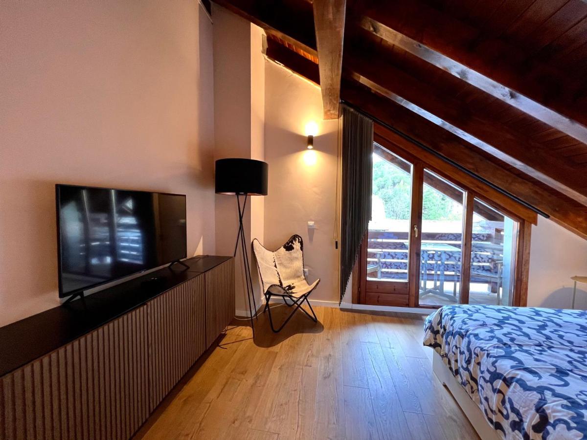 Duplex La Roca - L'Amfitriona Apartment Espot Ngoại thất bức ảnh