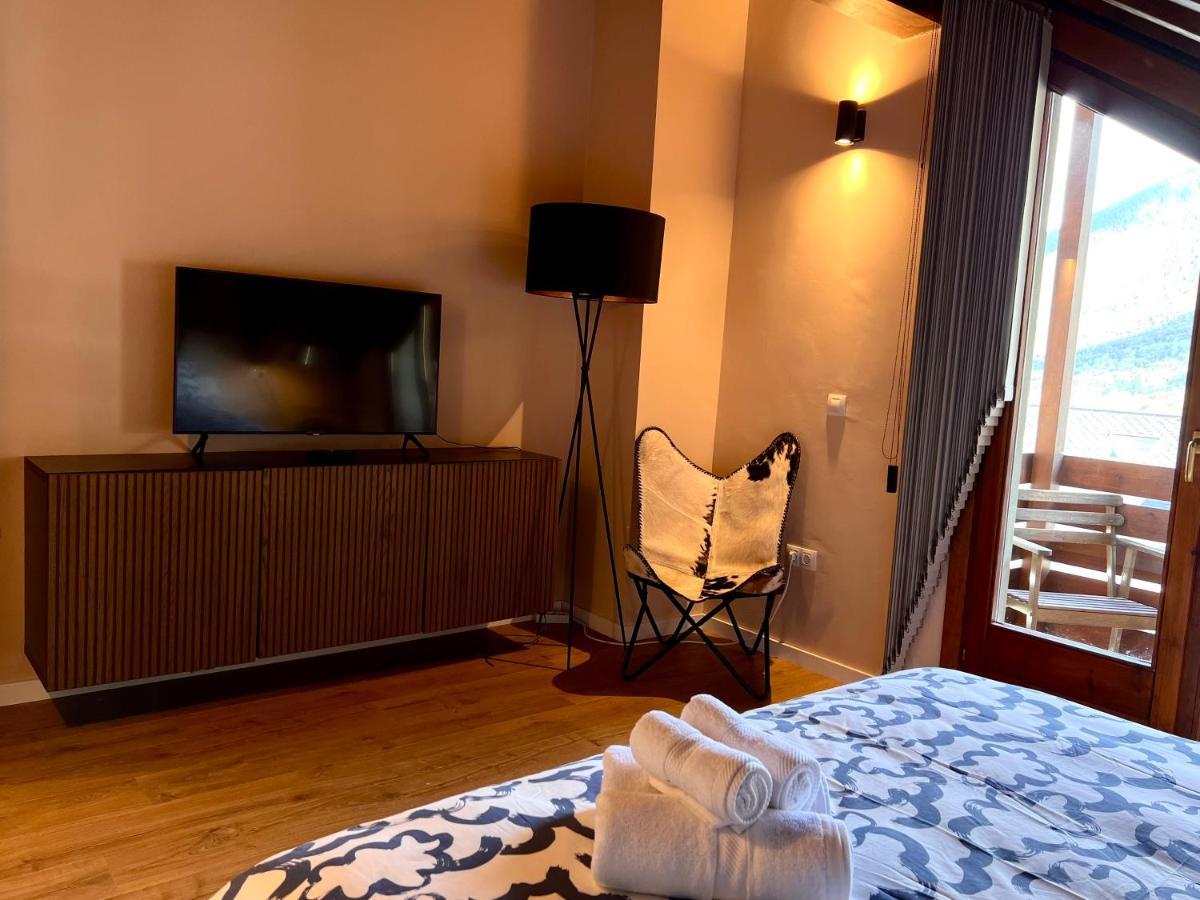 Duplex La Roca - L'Amfitriona Apartment Espot Ngoại thất bức ảnh
